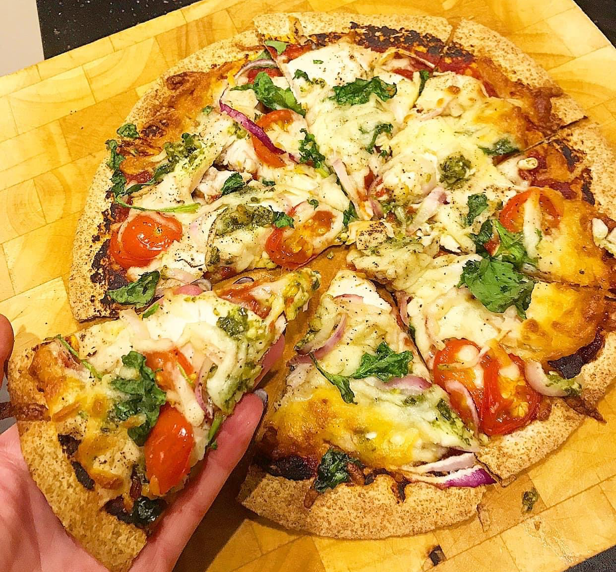 Chicken and pesto Fizza