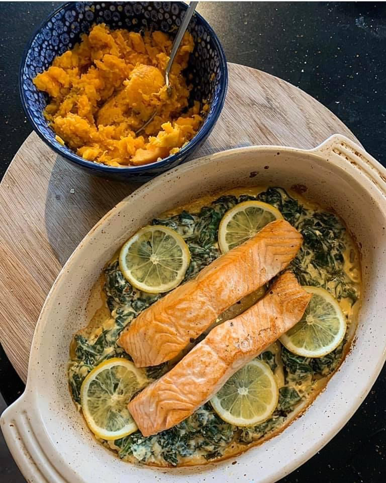 Quick and easy Salmon, in a creamy lemon and garlic sauce